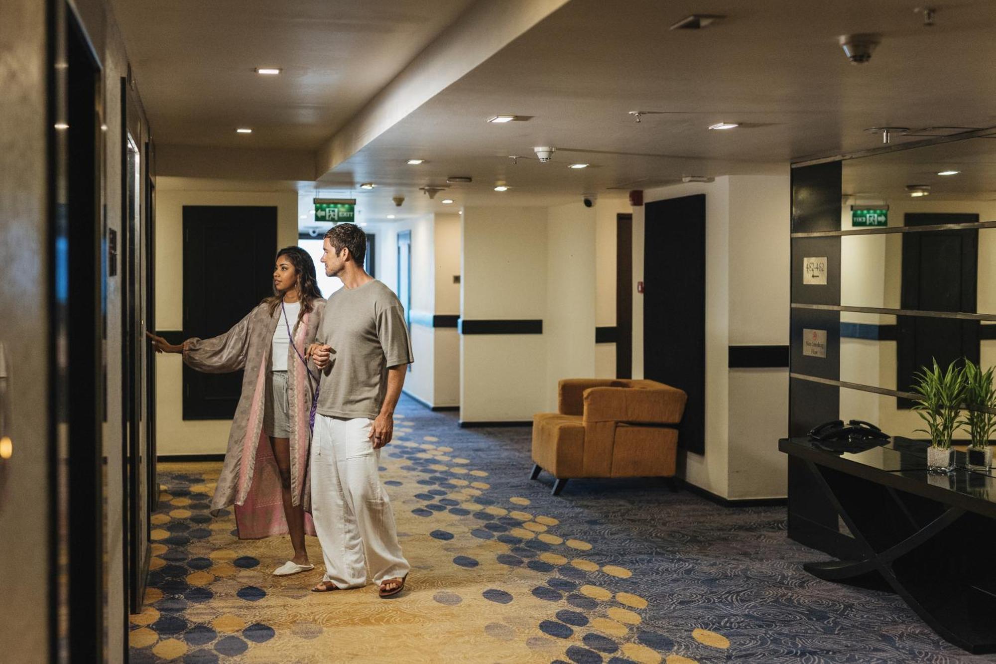 시나몬 레이크사이드 콜롬보 외부 사진 The interior of the hotel