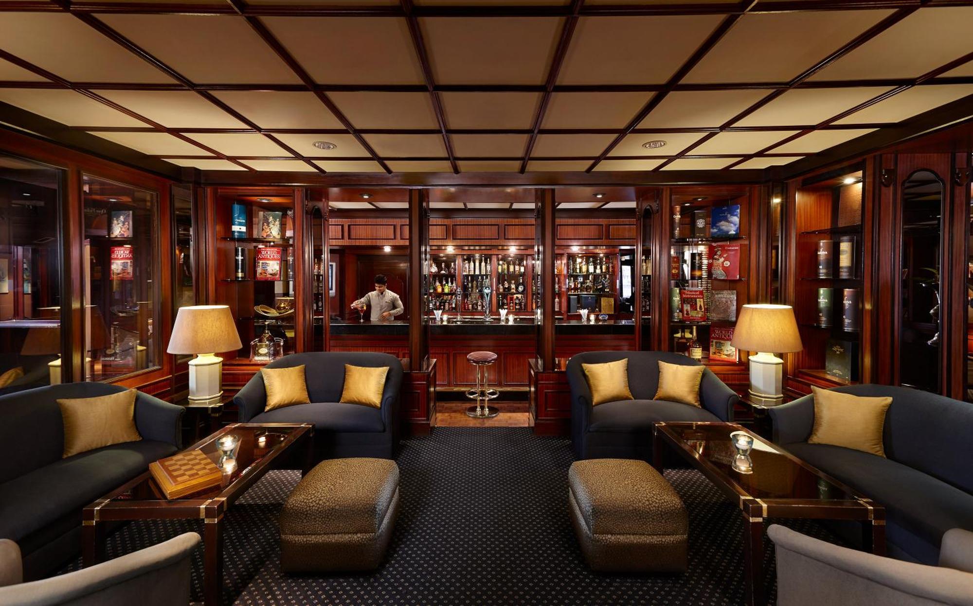 시나몬 레이크사이드 콜롬보 외부 사진 The bar at the St. Regis