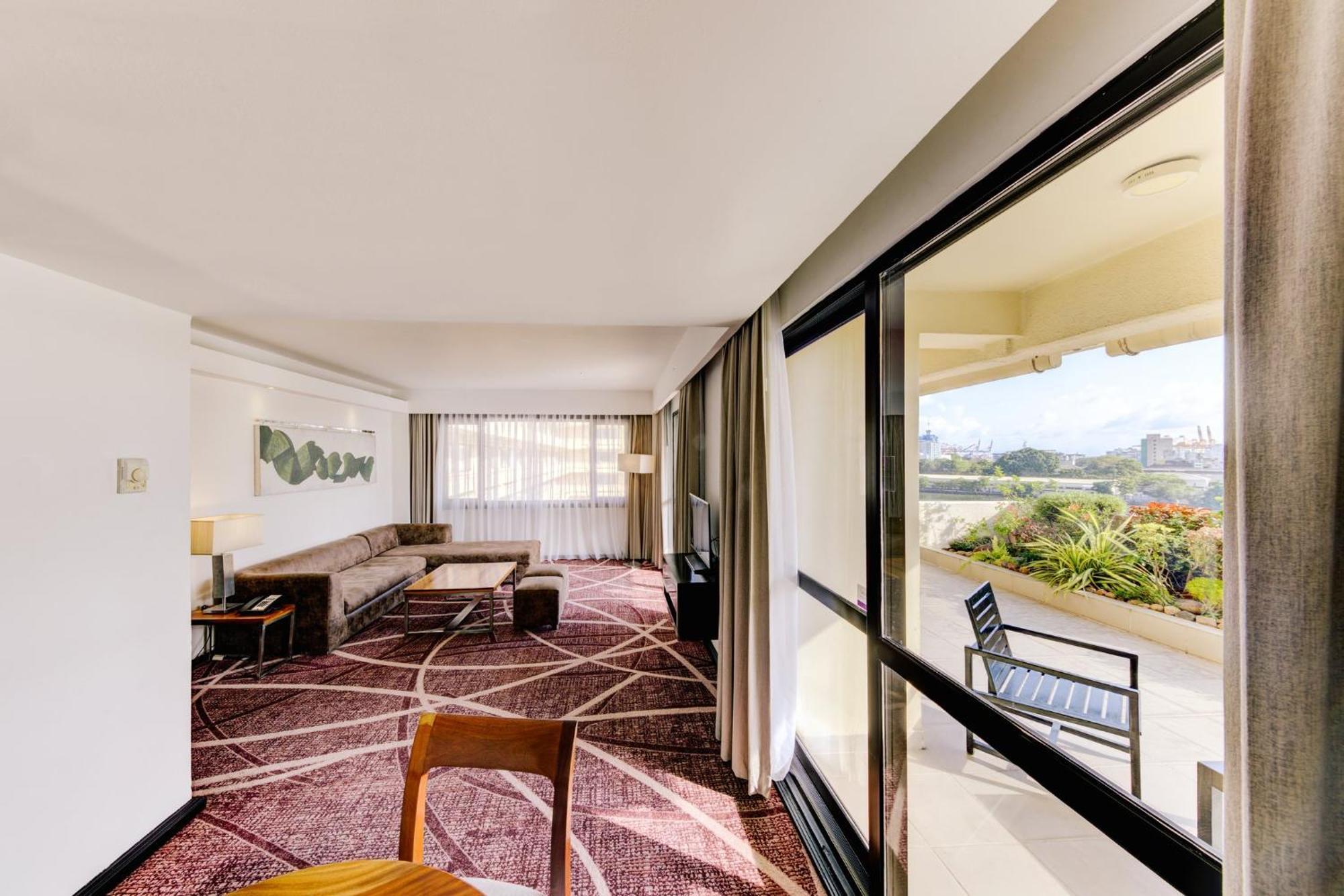 시나몬 레이크사이드 콜롬보 외부 사진 A suite at the Hilton San Francisco